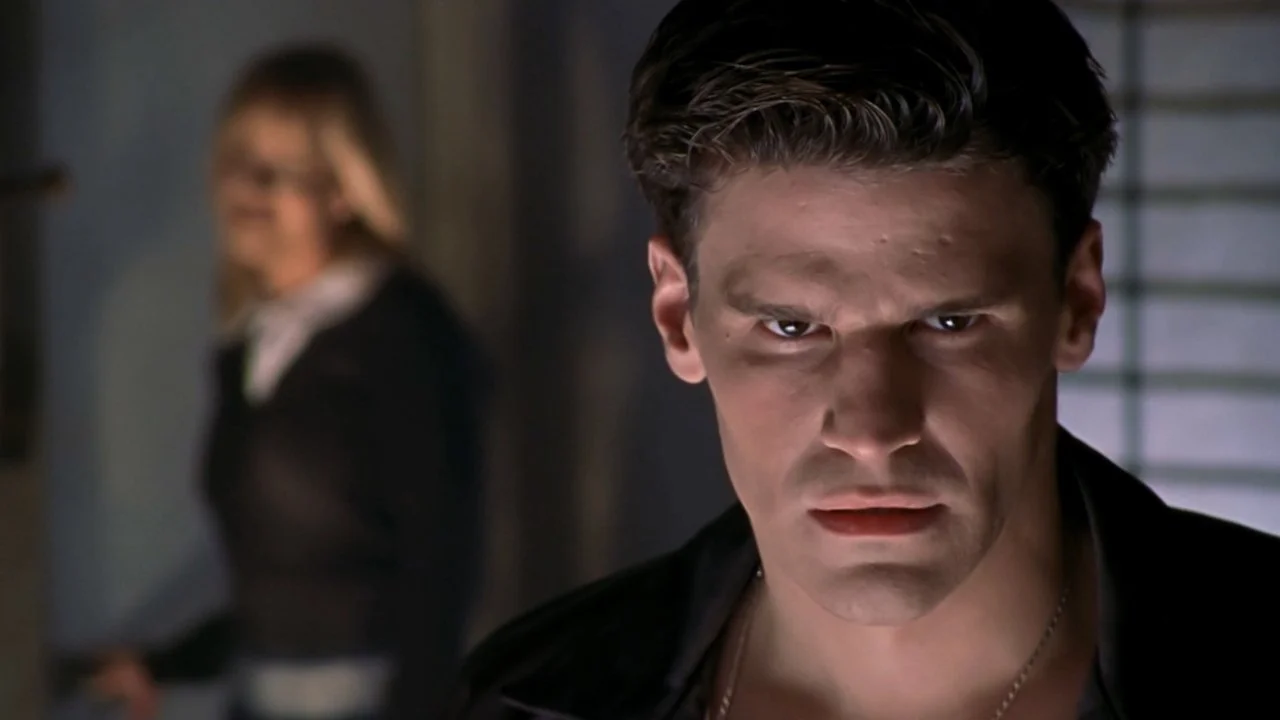 Buffy, přemožitelka upírů: 1×7 – Angel