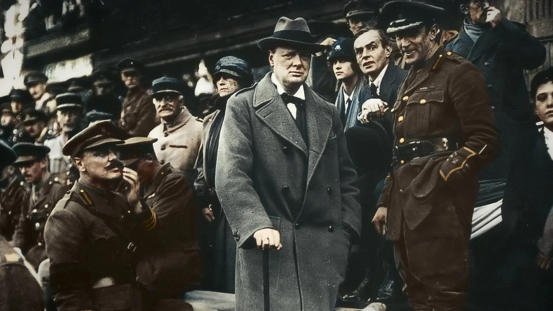 Churchill a válka: 1×1 – Mračna se stahují