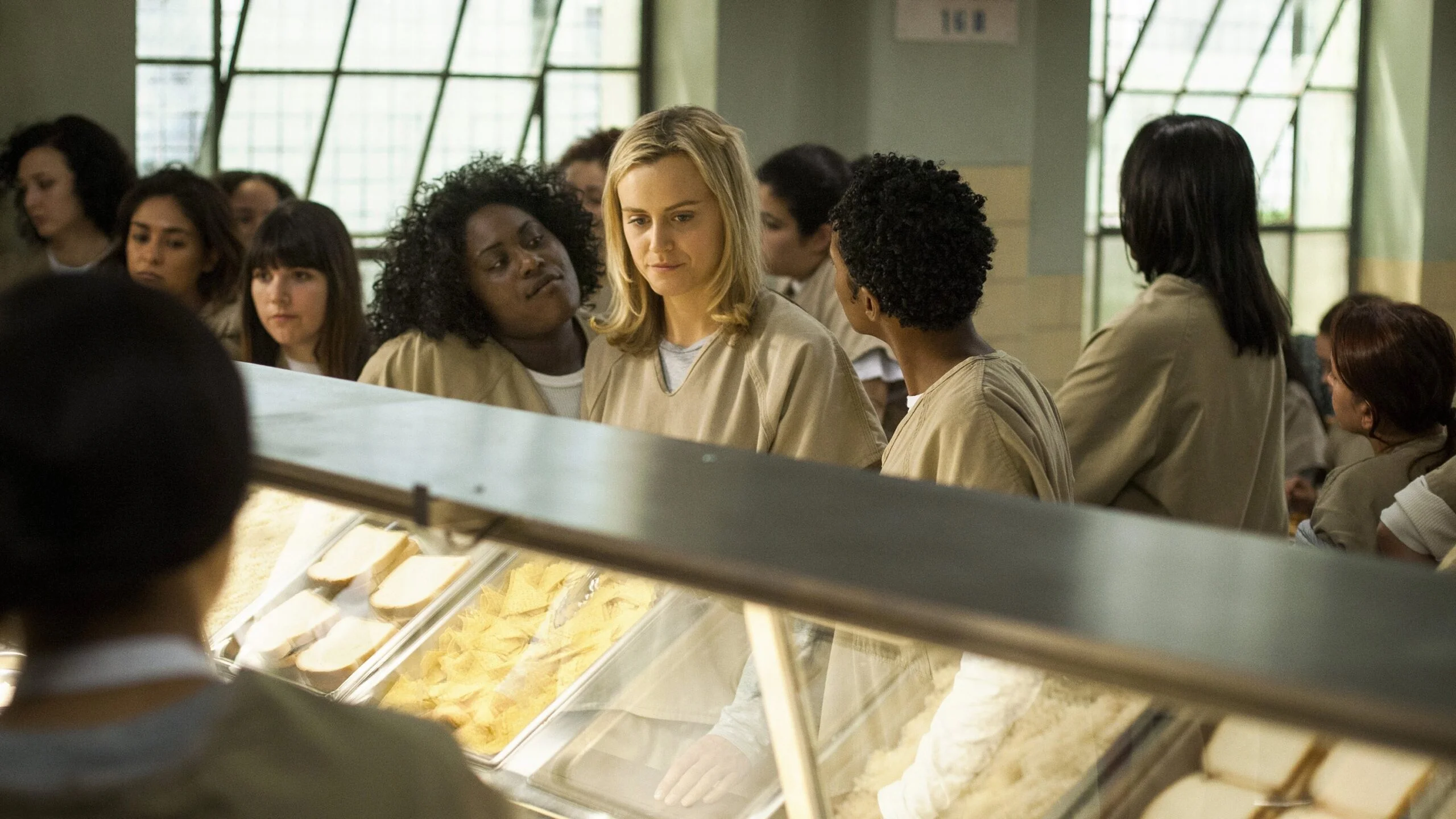Holky za mřížemi – Orange Is the New Black: 1×3 – Lesbická žádost zamítnuta