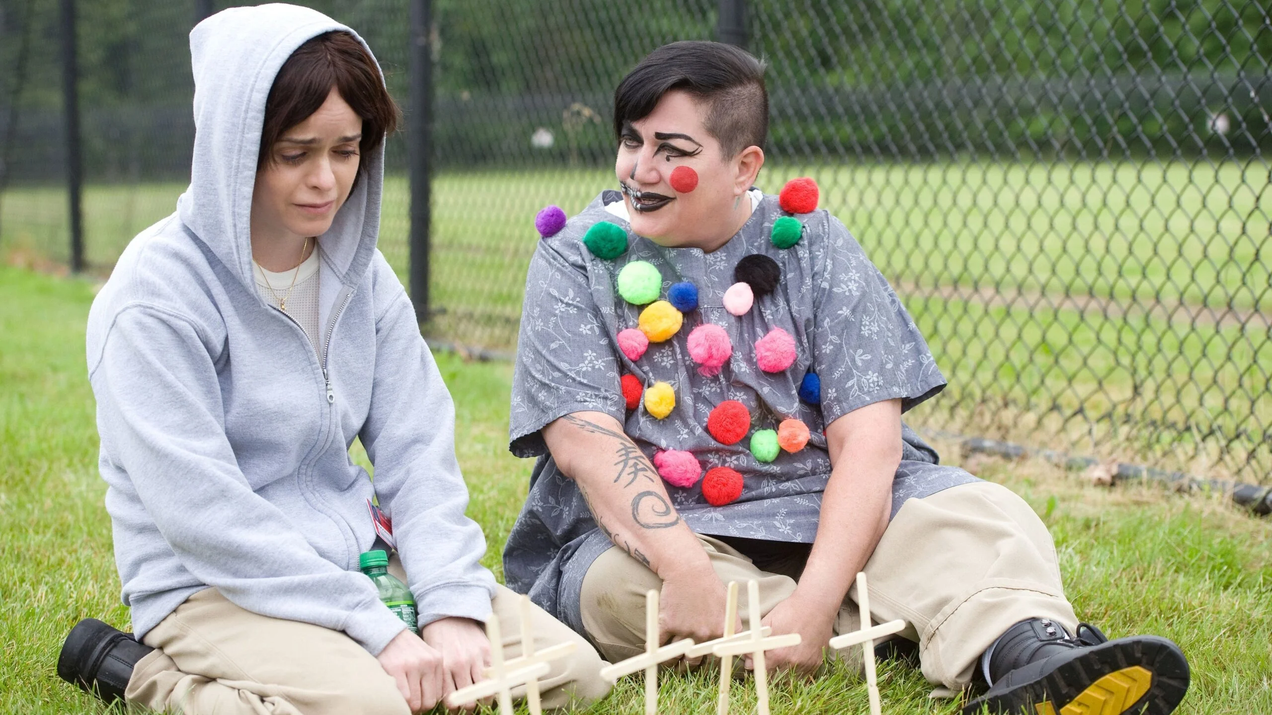 Holky za mřížemi – Orange Is the New Black: 3×1 – Den matek