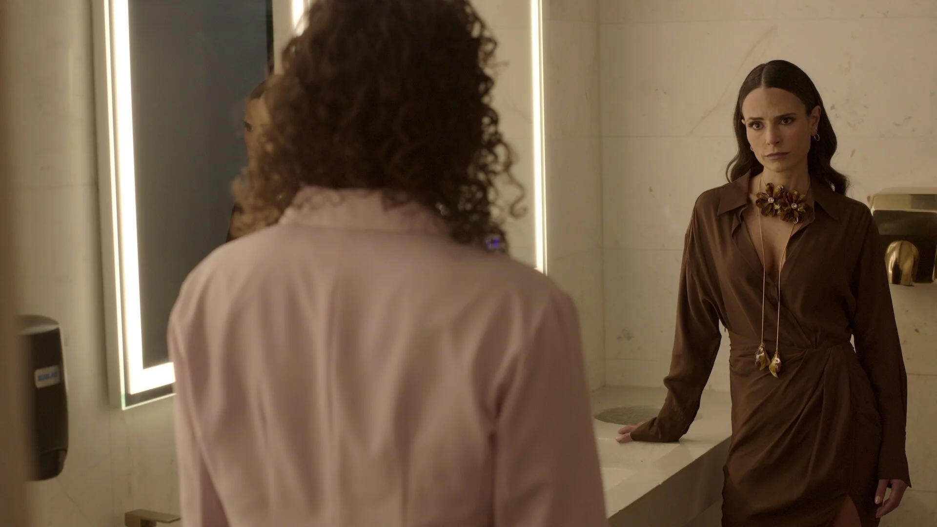 Neon: 1×5 – Corillo